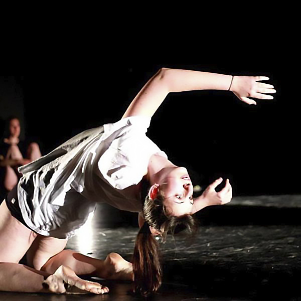 Solène Ruellan, professeur de danse pour la compagnie Pérégrin'